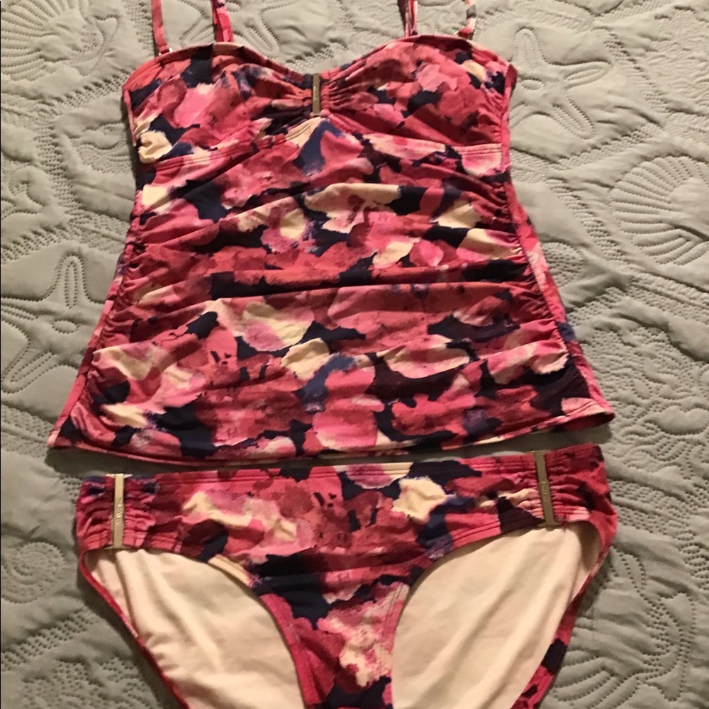 Calvin Klein 2 piece tanking